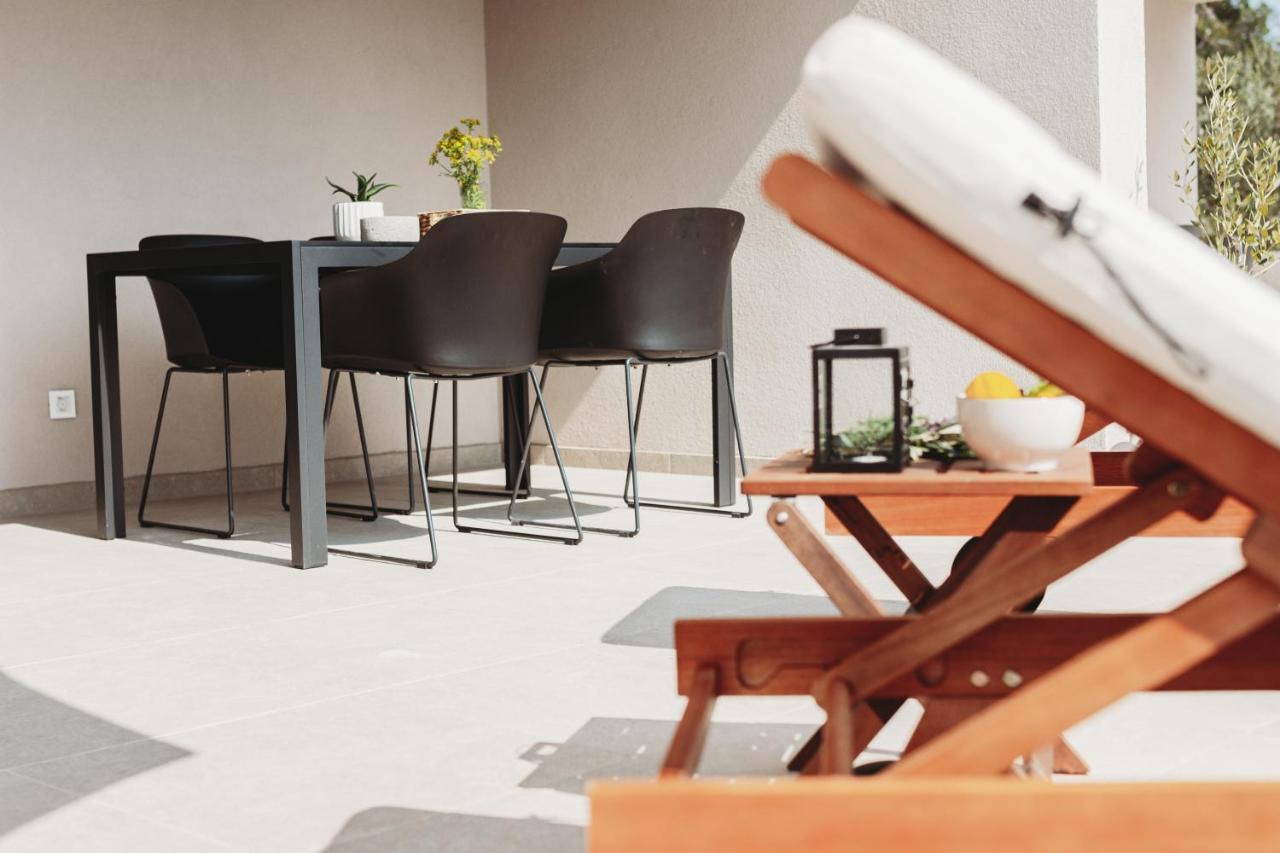 Sol Luxury Residence Near The Beach With Shared Heated Pool Božava エクステリア 写真