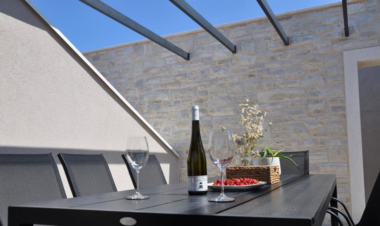 Sol Luxury Residence Near The Beach With Shared Heated Pool Božava エクステリア 写真